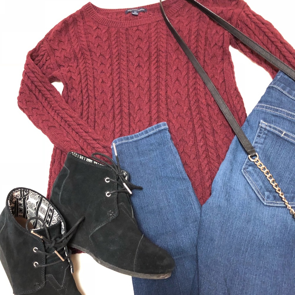 American Eagle Outfitters Sweater
